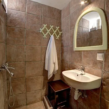 Kalitsi Canaves * Vóthon