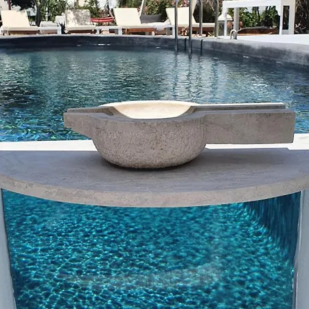 Kalitsi Canaves דירה *